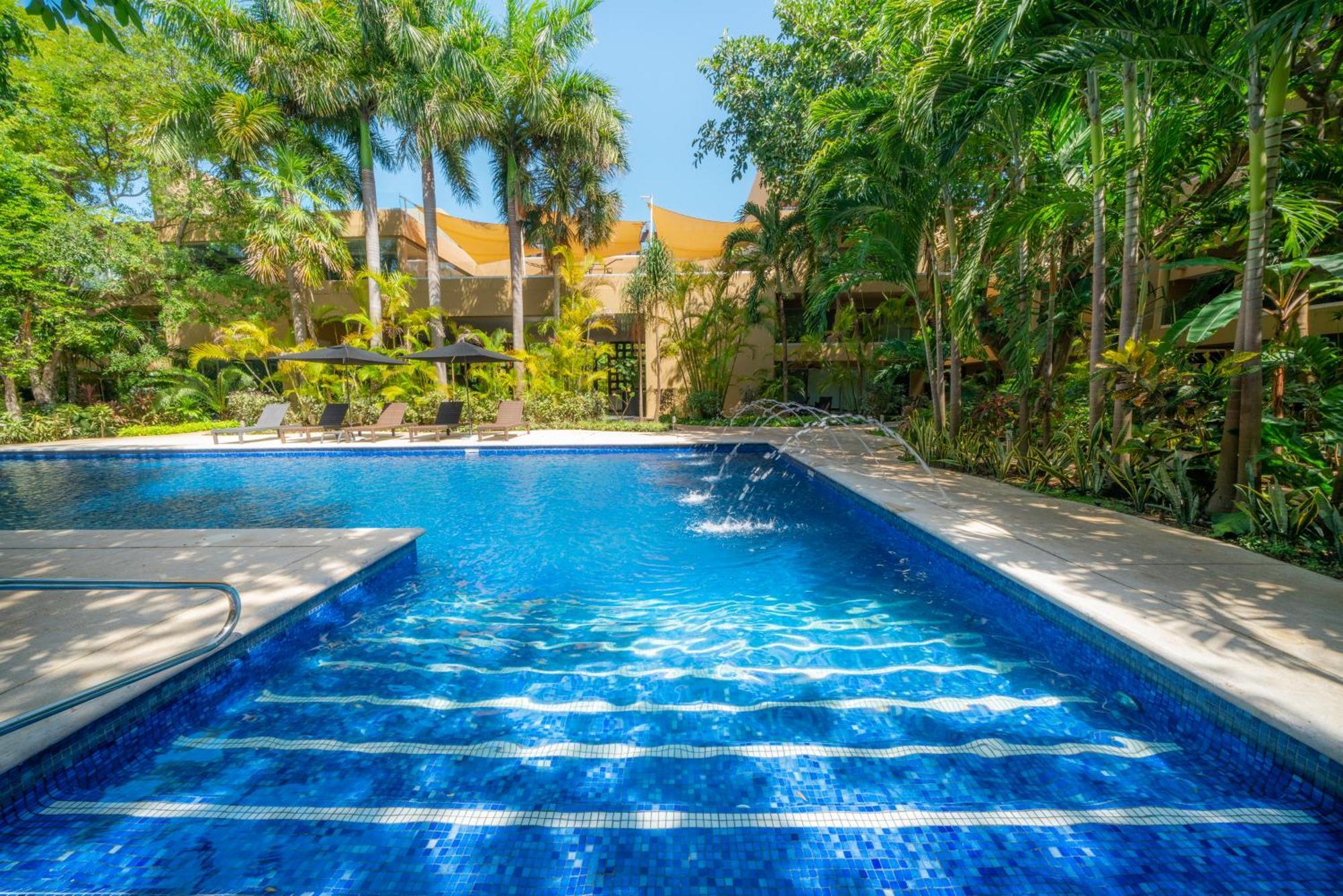 2 Bedroom With 4 Pools & Gym - Vaiven 124 - Playacar Playa del Carmen