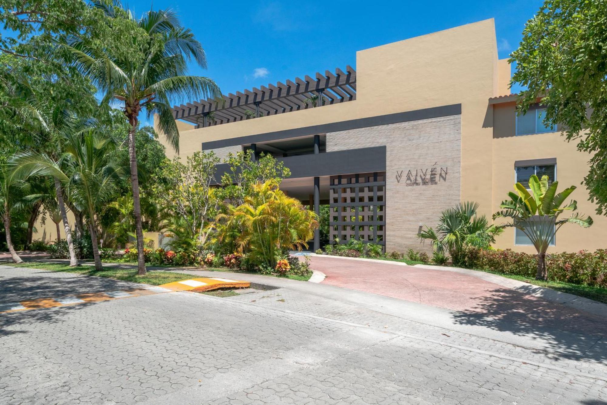 2 Bedroom With 4 Pools & Gym - Vaiven 124 - Playacar