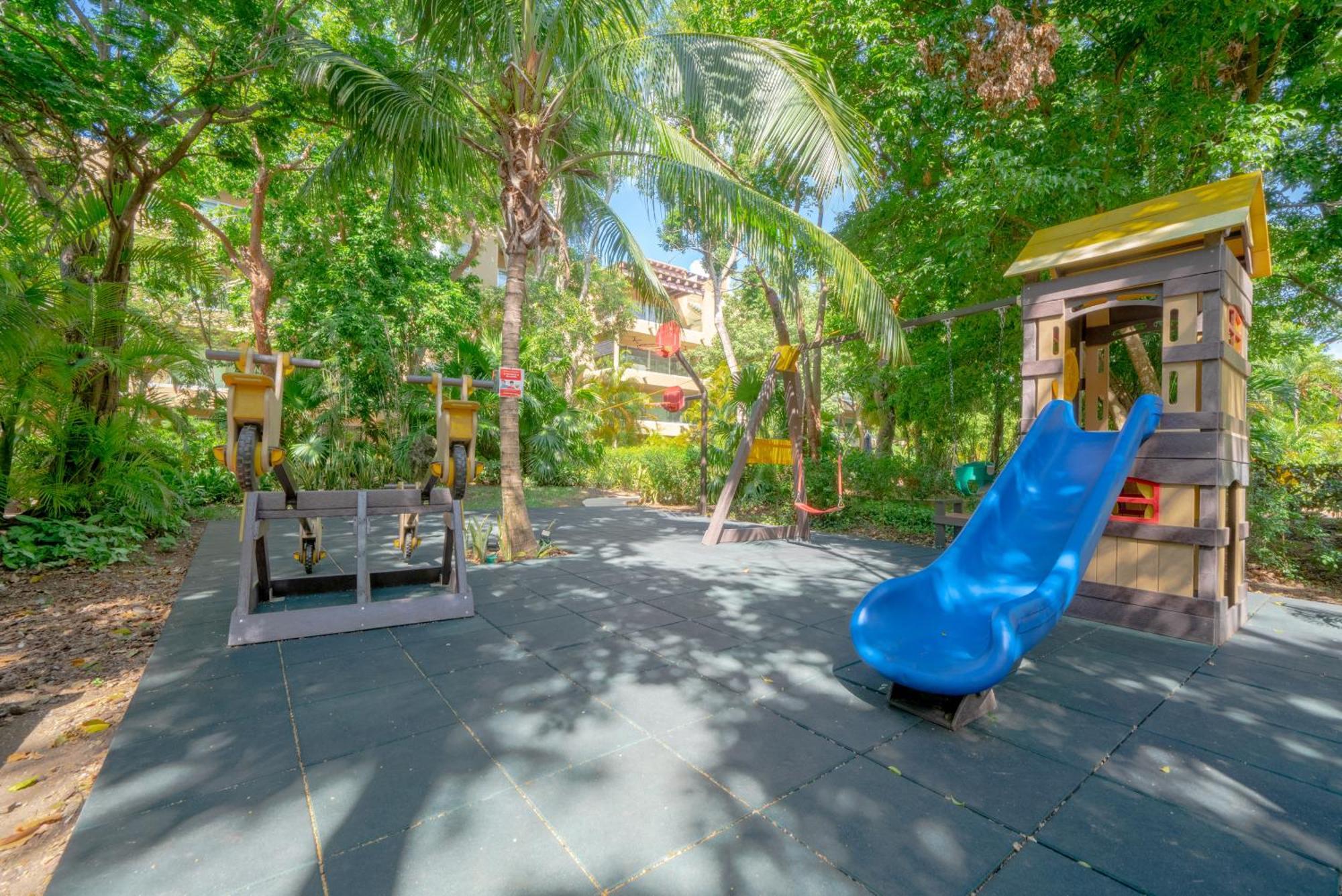 2 Bedroom With 4 Pools & Gym - Vaiven 124 - Playacar * Playa del Carmen